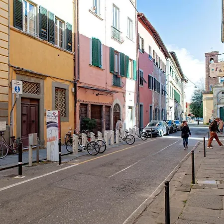 A Due Passi Dal Centro Apartment *
